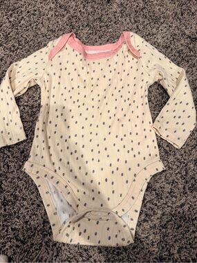 Mini Bean Bamboo feel Long Sleeve Bodysuit with Pink Trim and Gray Dot Pattern